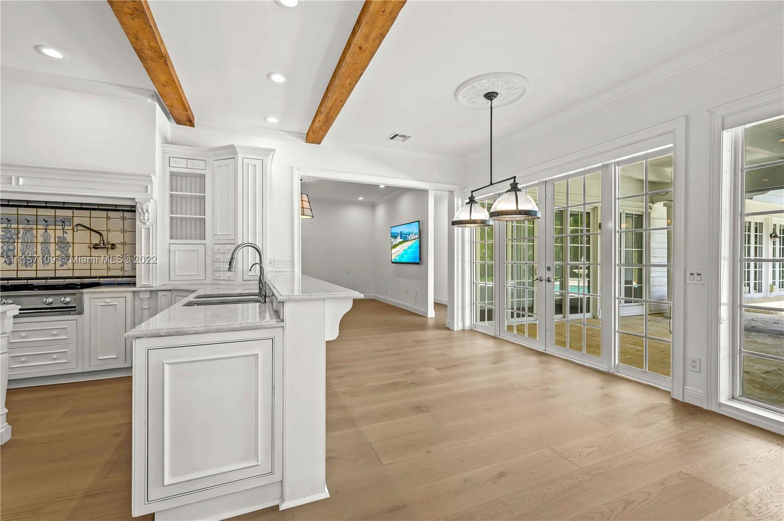 SANSTROM ESTATES - Residential
