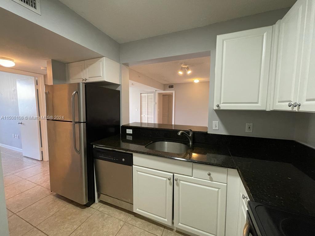 SHERIDAN OCEAN CLUB CONDO - Residential Lease