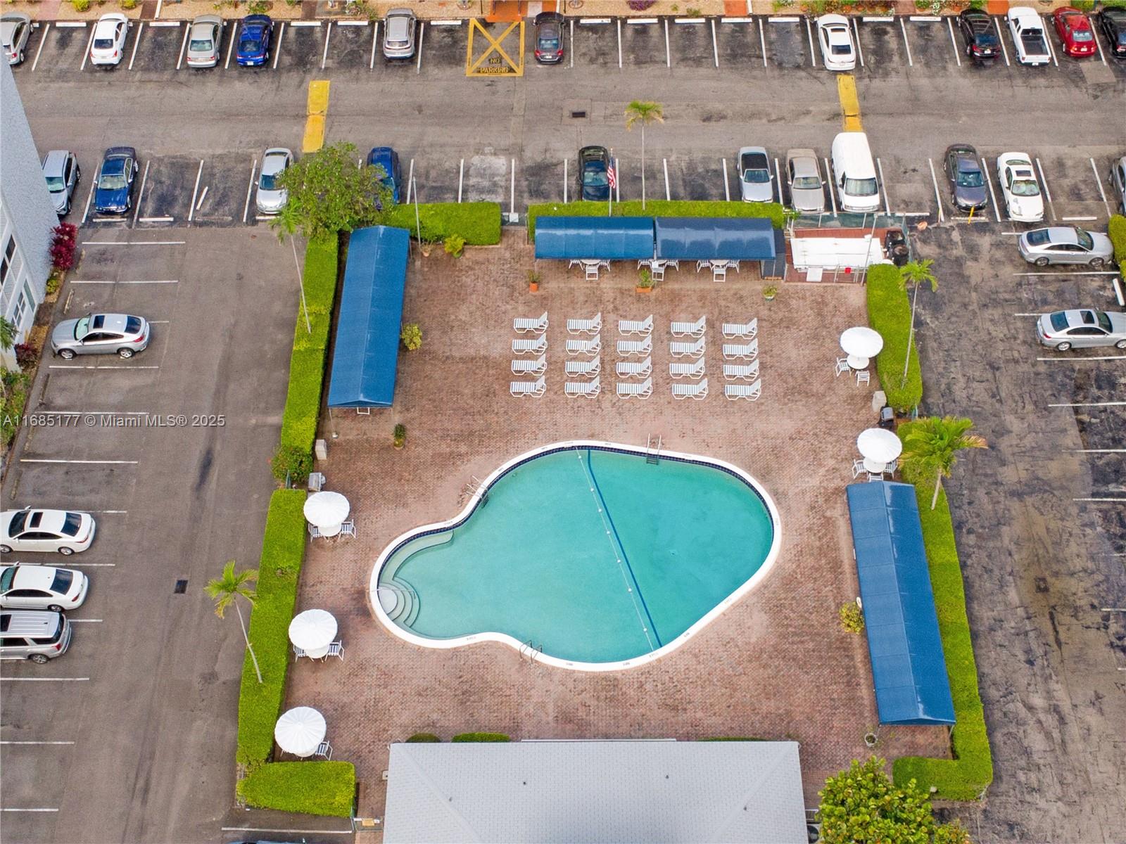 FOURTH GULFSTREAM GARDEN - Residential