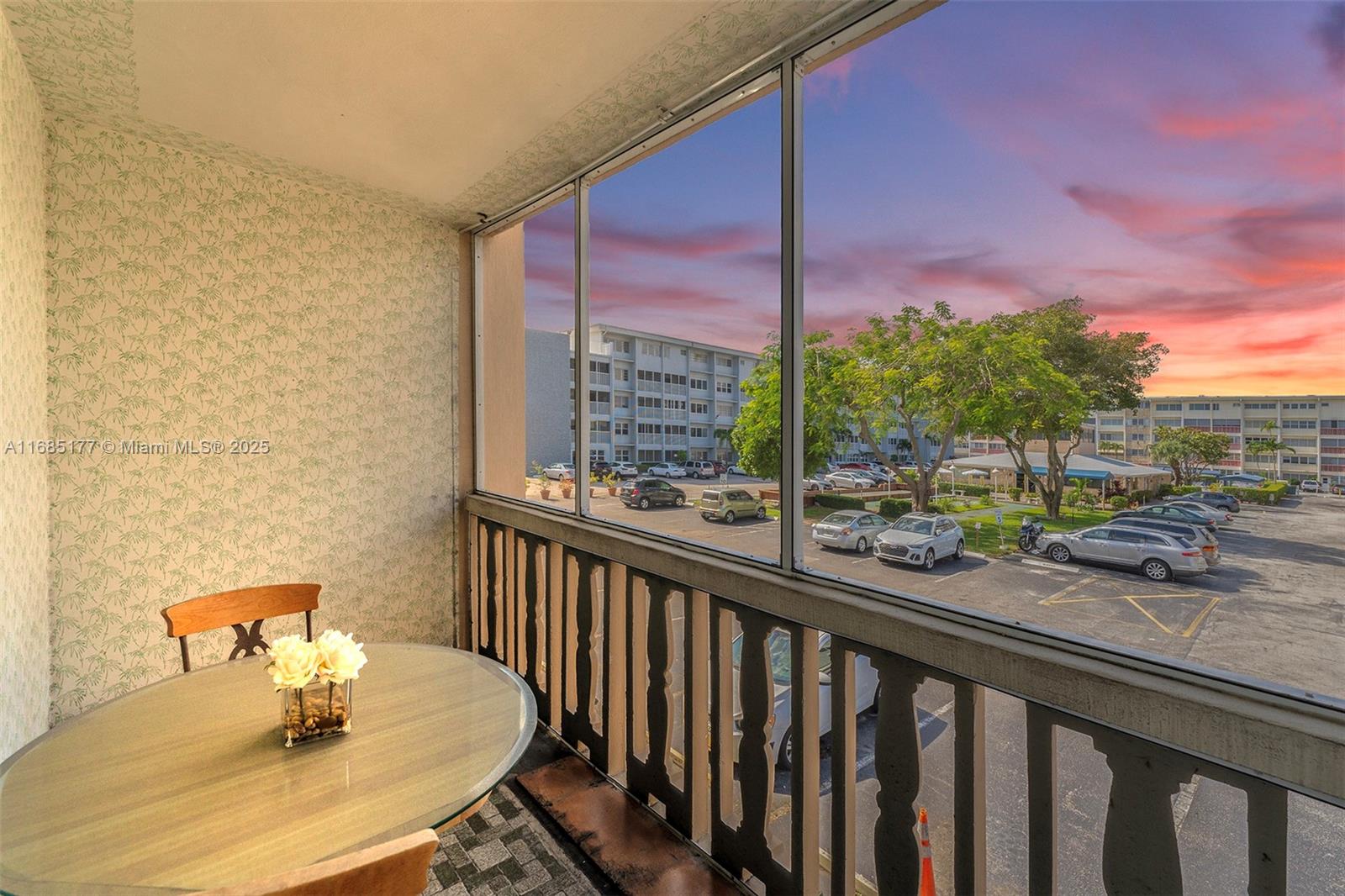 FOURTH GULFSTREAM GARDEN - Residential