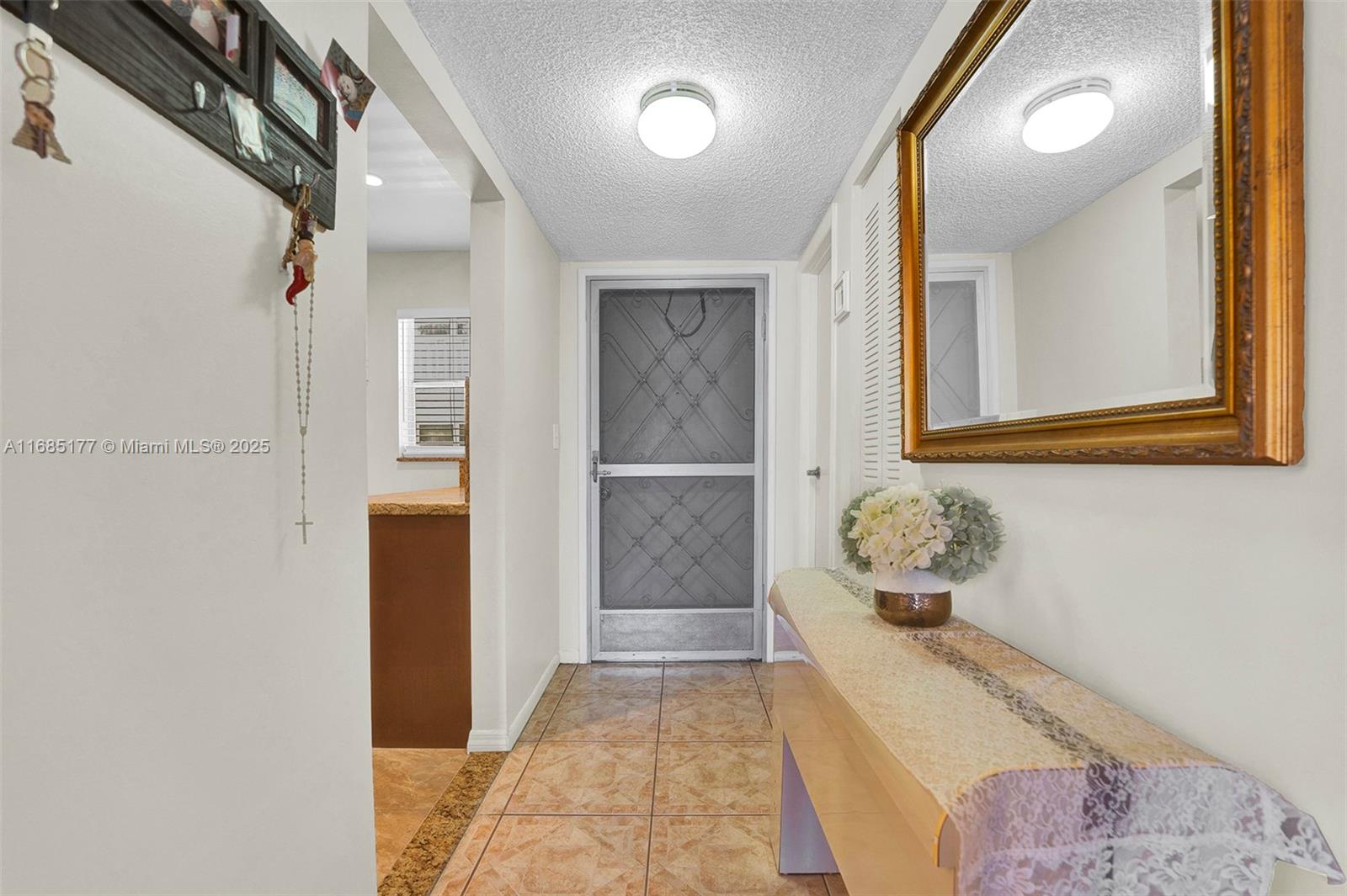 FOURTH GULFSTREAM GARDEN - Residential
