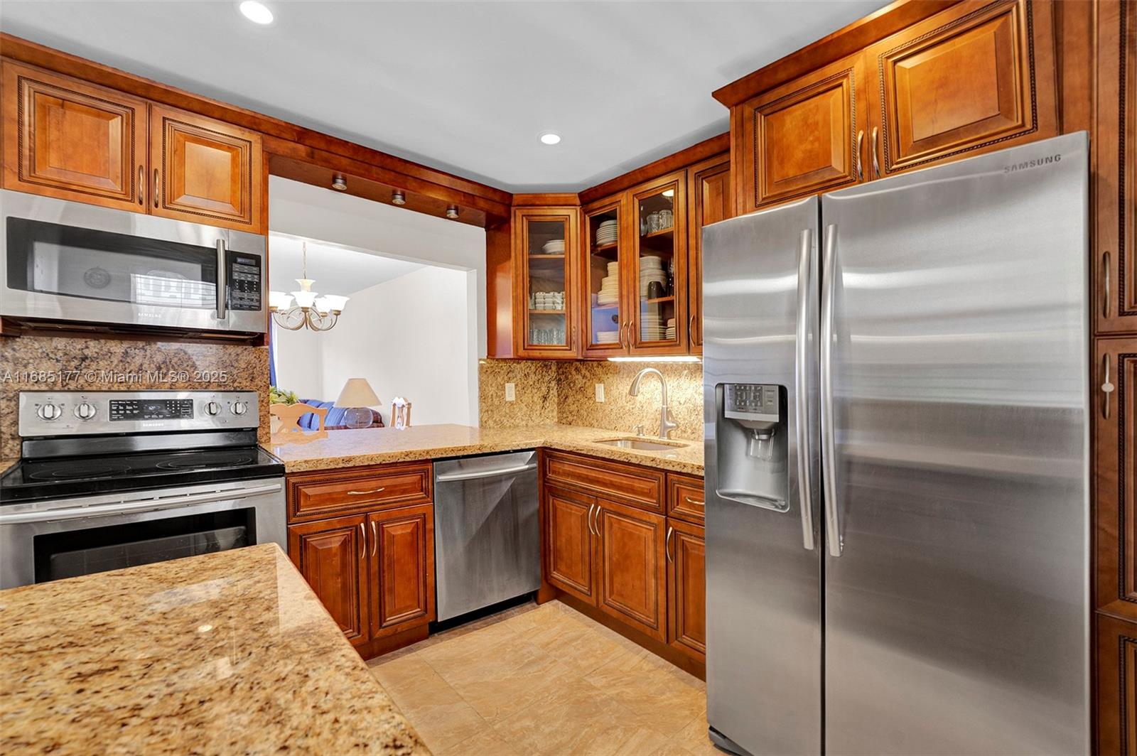 FOURTH GULFSTREAM GARDEN - Residential