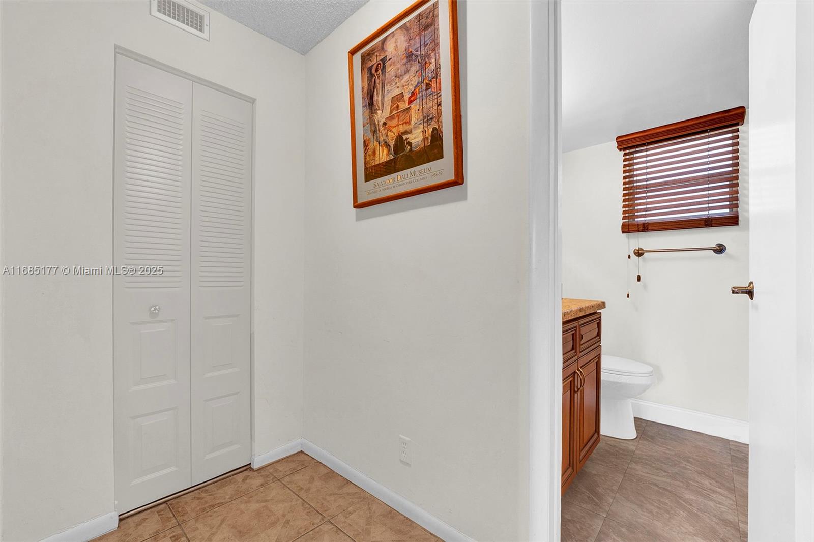 FOURTH GULFSTREAM GARDEN - Residential
