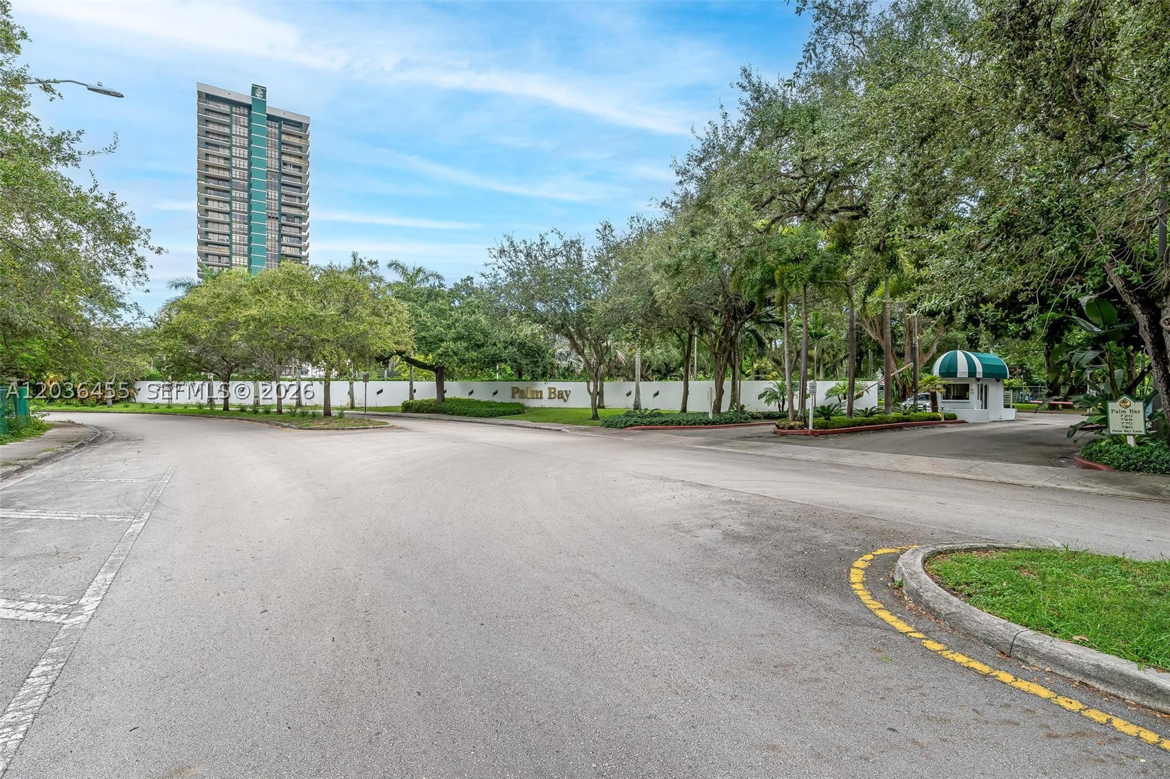 THE PALM BAY YACHT CLUB C - Residential Lease