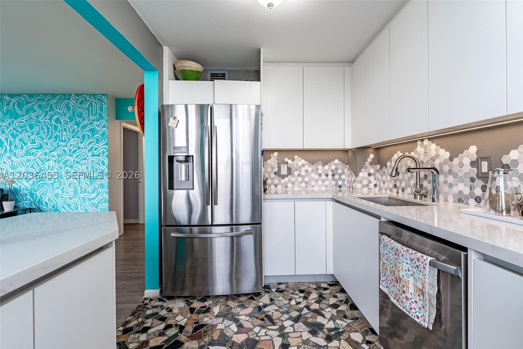 THE PALM BAY YACHT CLUB C - Residential Lease