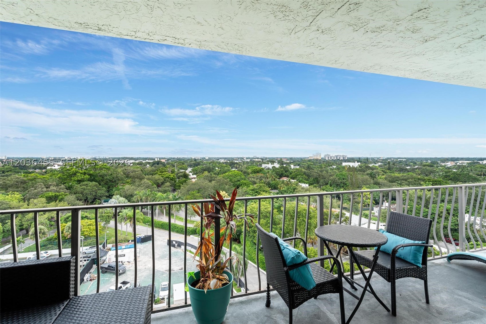 THE PALM BAY YACHT CLUB C - Residential Lease