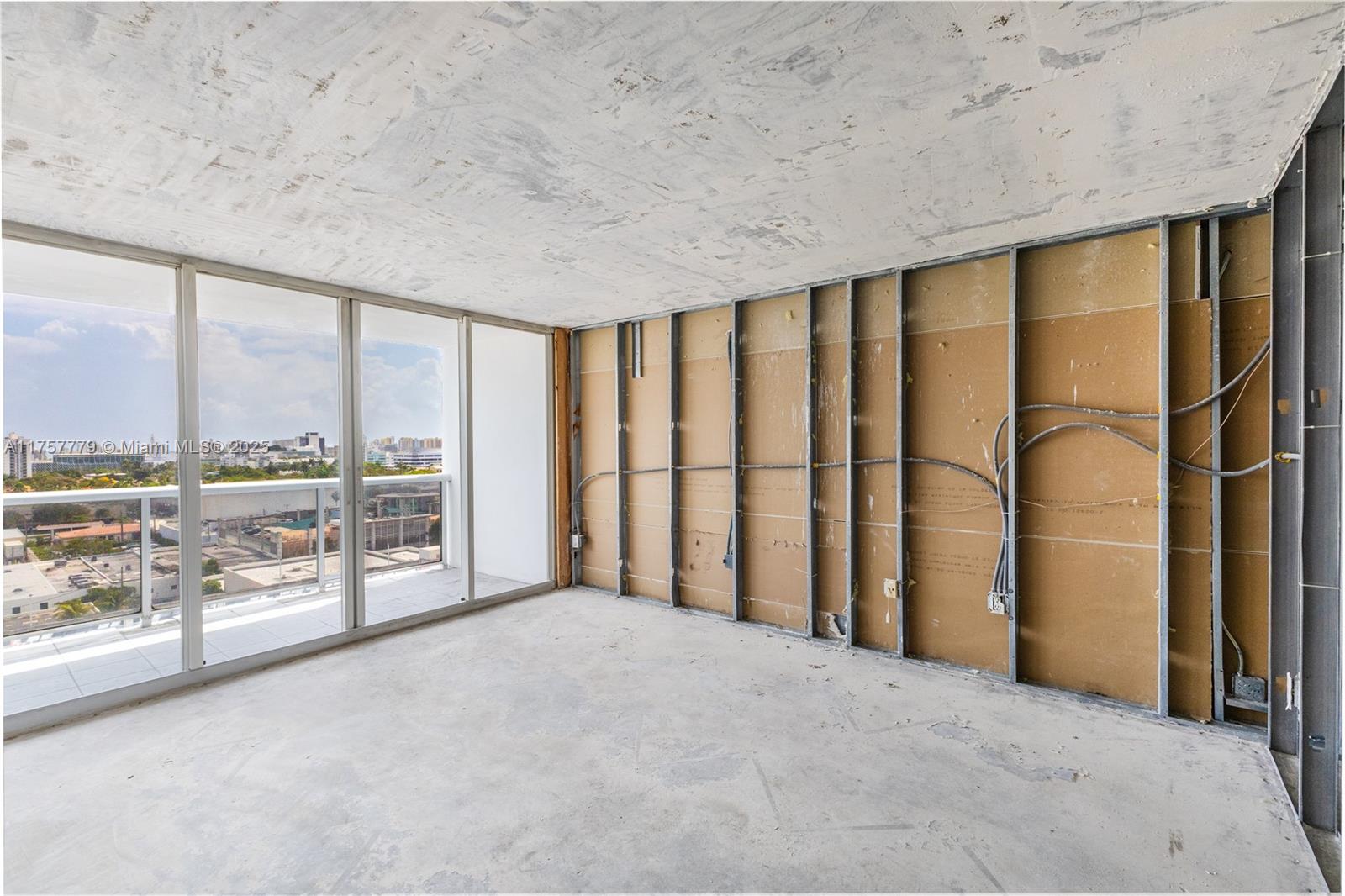 SUNSET HARBOUR SOUTH COND - Residential