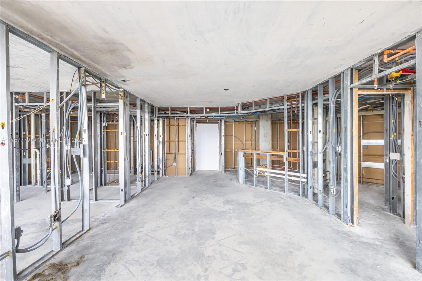 SUNSET HARBOUR SOUTH COND - Residential