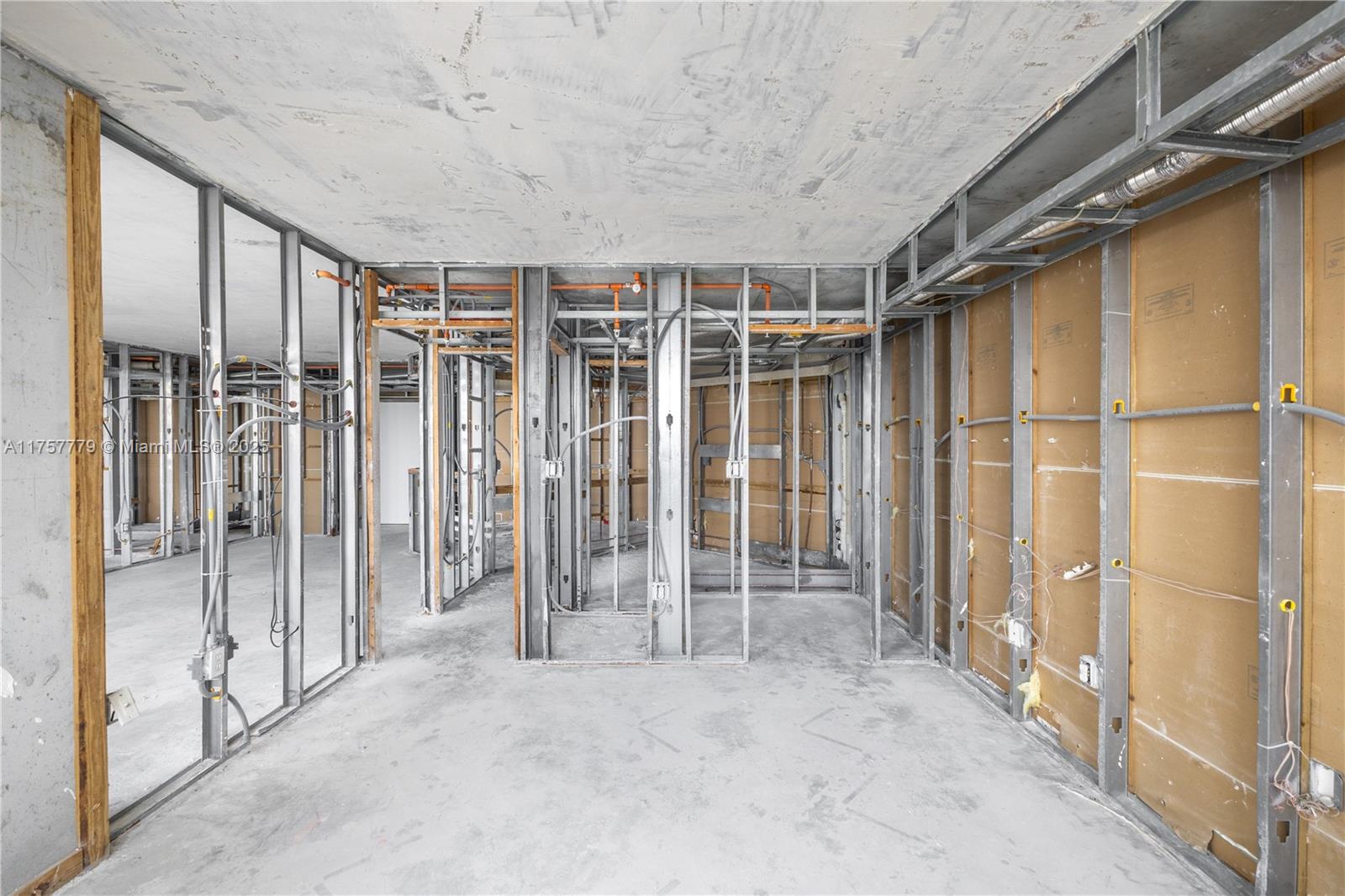 SUNSET HARBOUR SOUTH COND - Residential