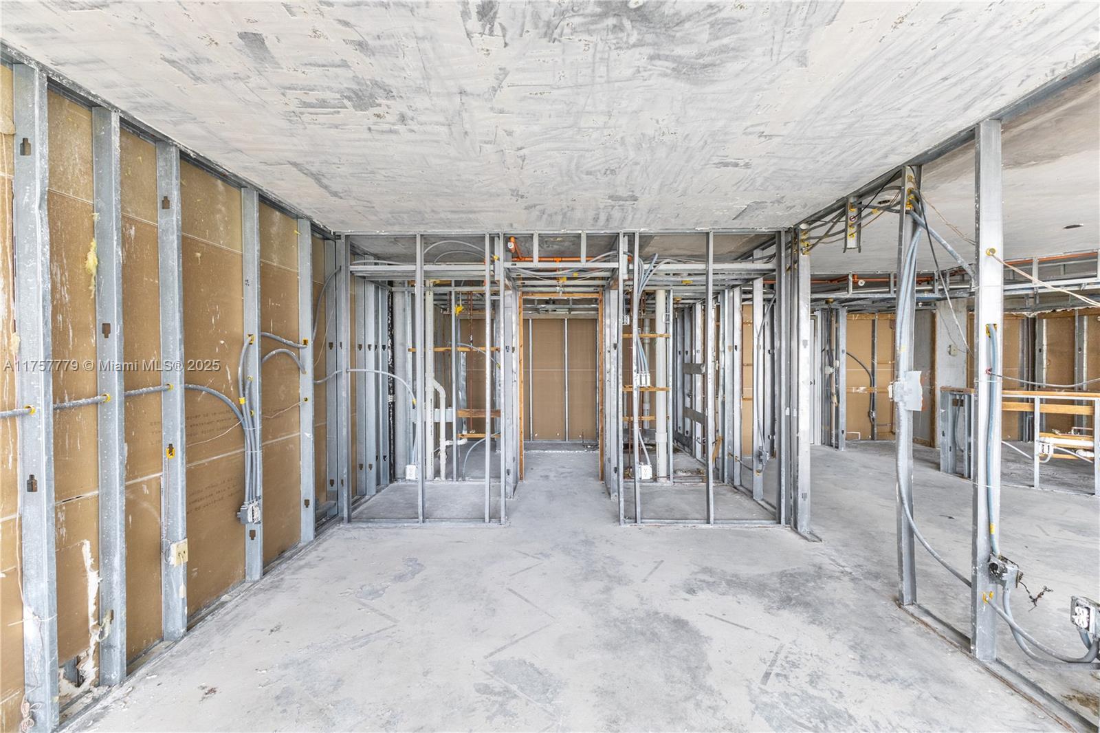 SUNSET HARBOUR SOUTH COND - Residential
