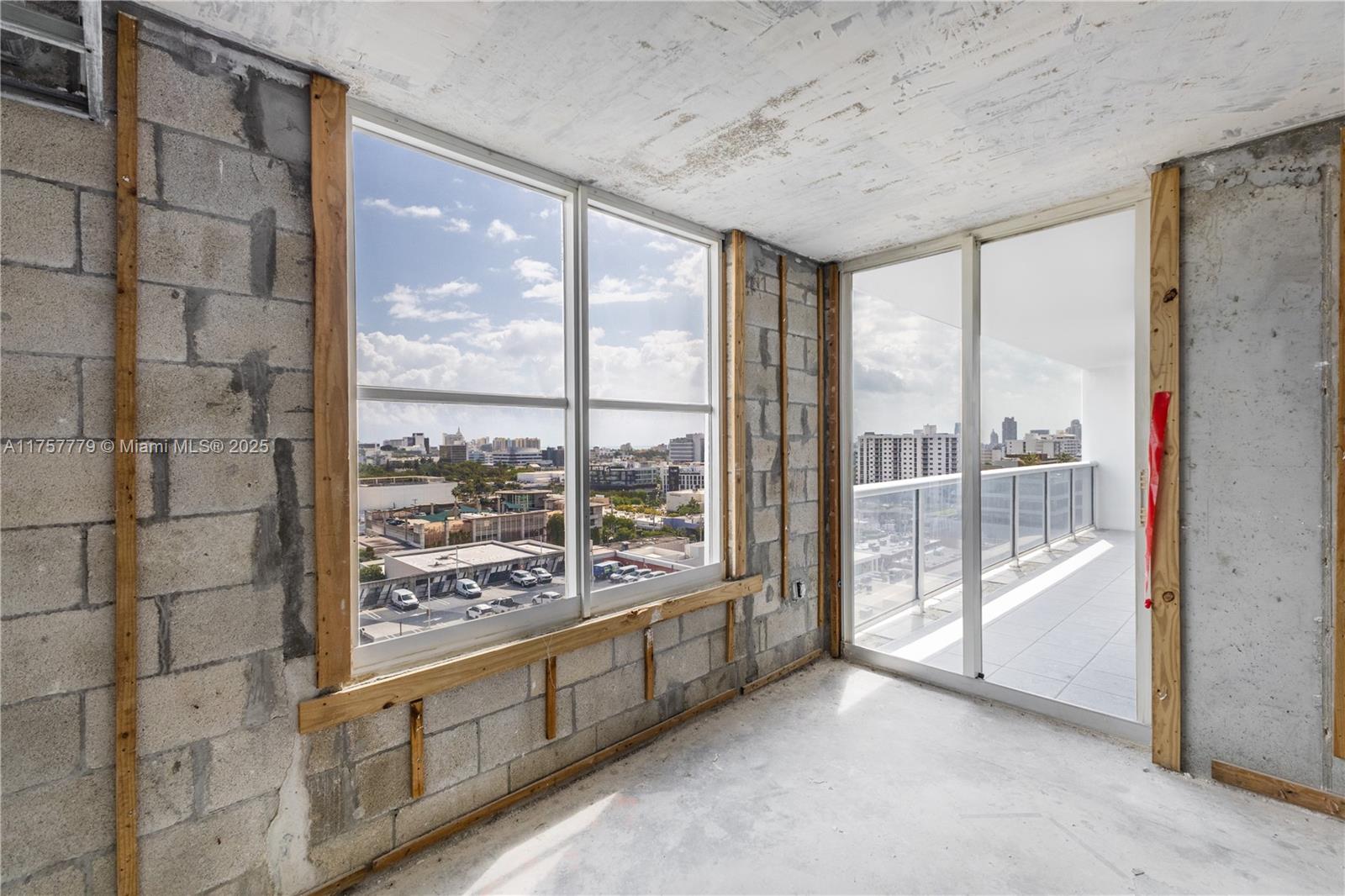 SUNSET HARBOUR SOUTH COND - Residential
