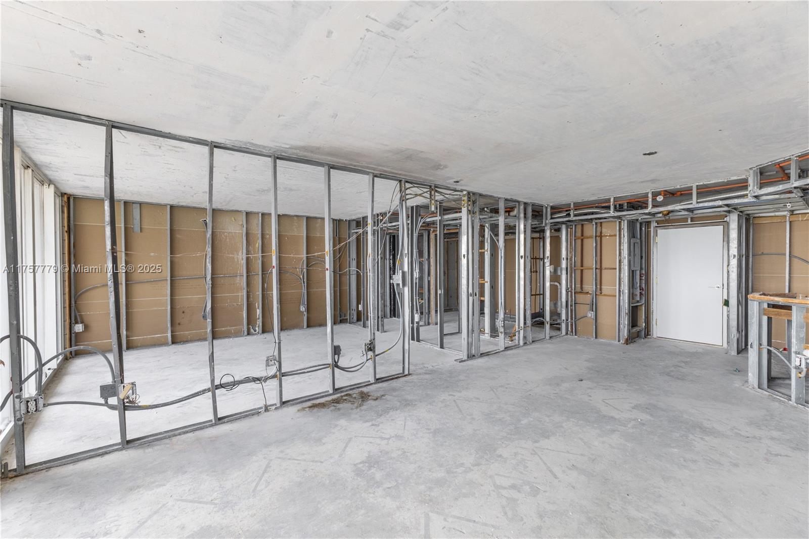 SUNSET HARBOUR SOUTH COND - Residential