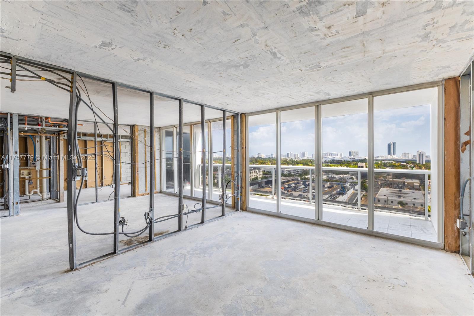 SUNSET HARBOUR SOUTH COND - Residential