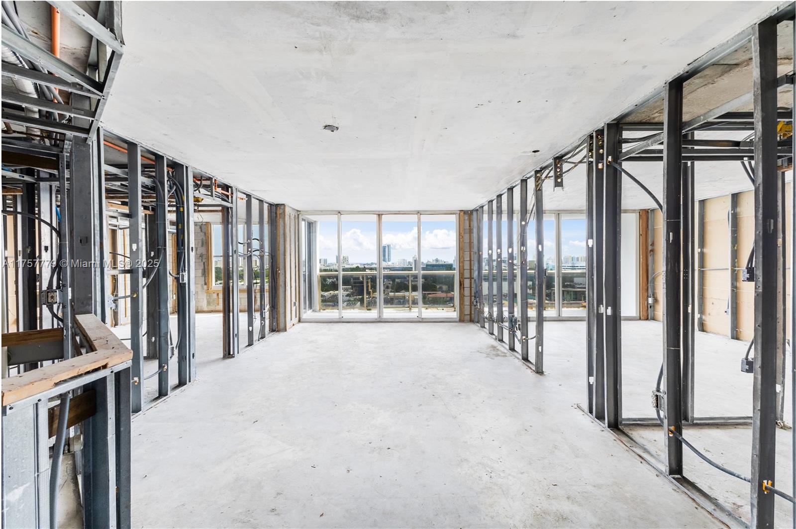 SUNSET HARBOUR SOUTH COND - Residential