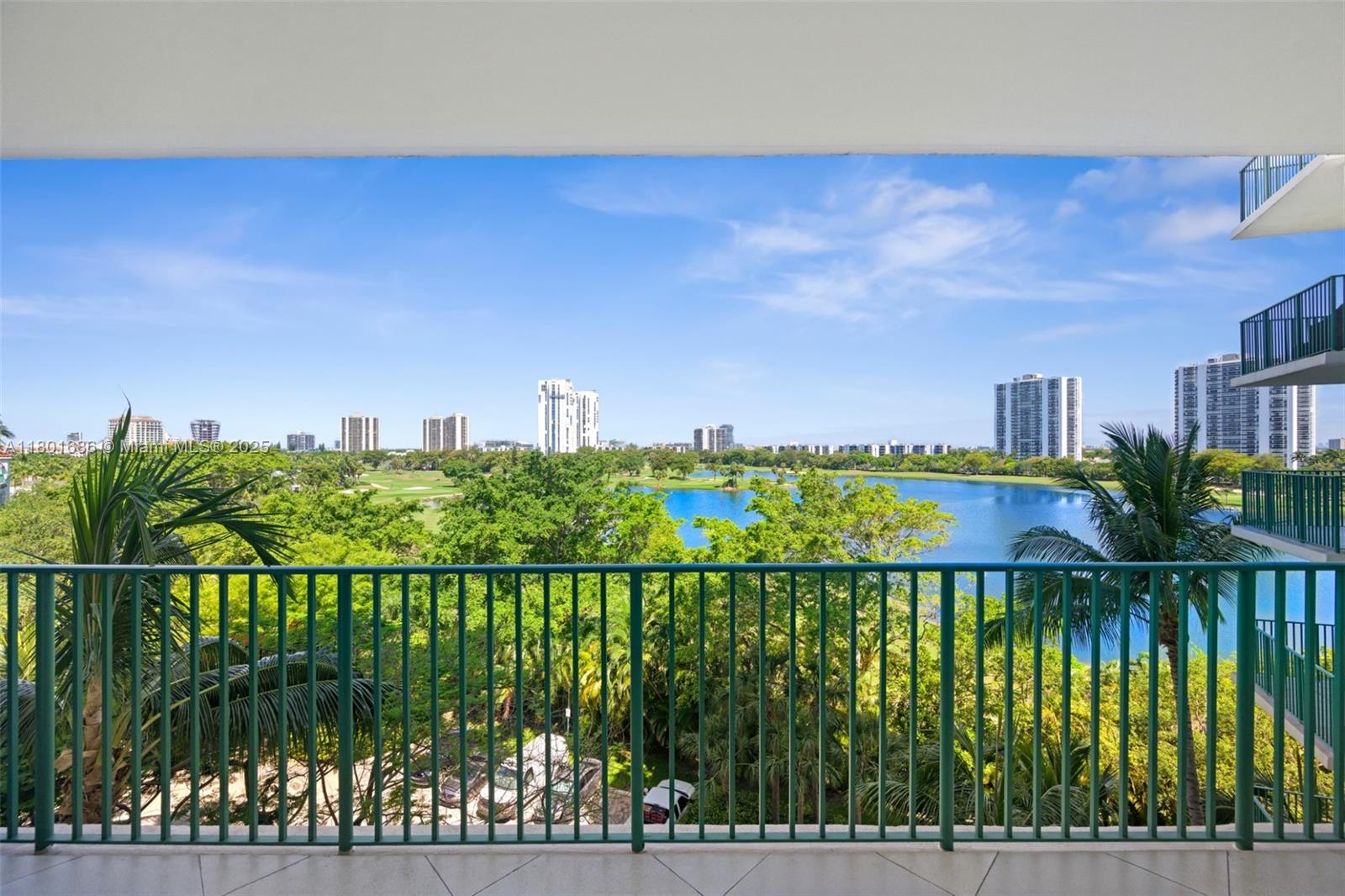 TURNBERRY VLG NO TOWER CO - Residential Lease