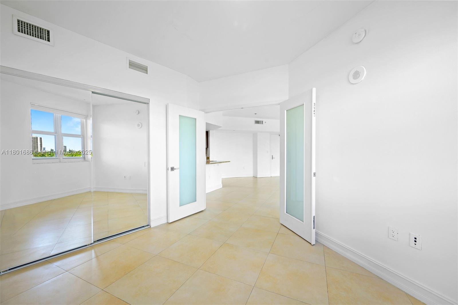 TURNBERRY VLG NO TOWER CO - Residential Lease