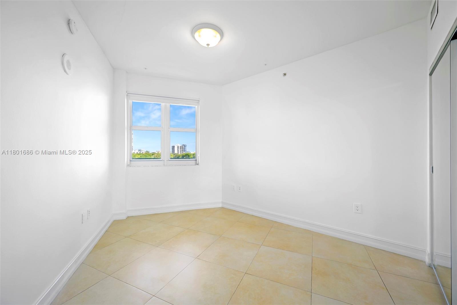 TURNBERRY VLG NO TOWER CO - Residential Lease