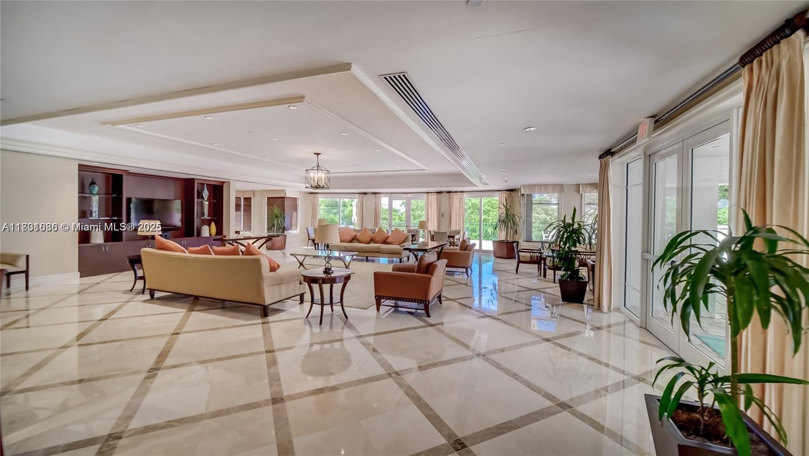 TURNBERRY VLG NO TOWER CO - Residential Lease