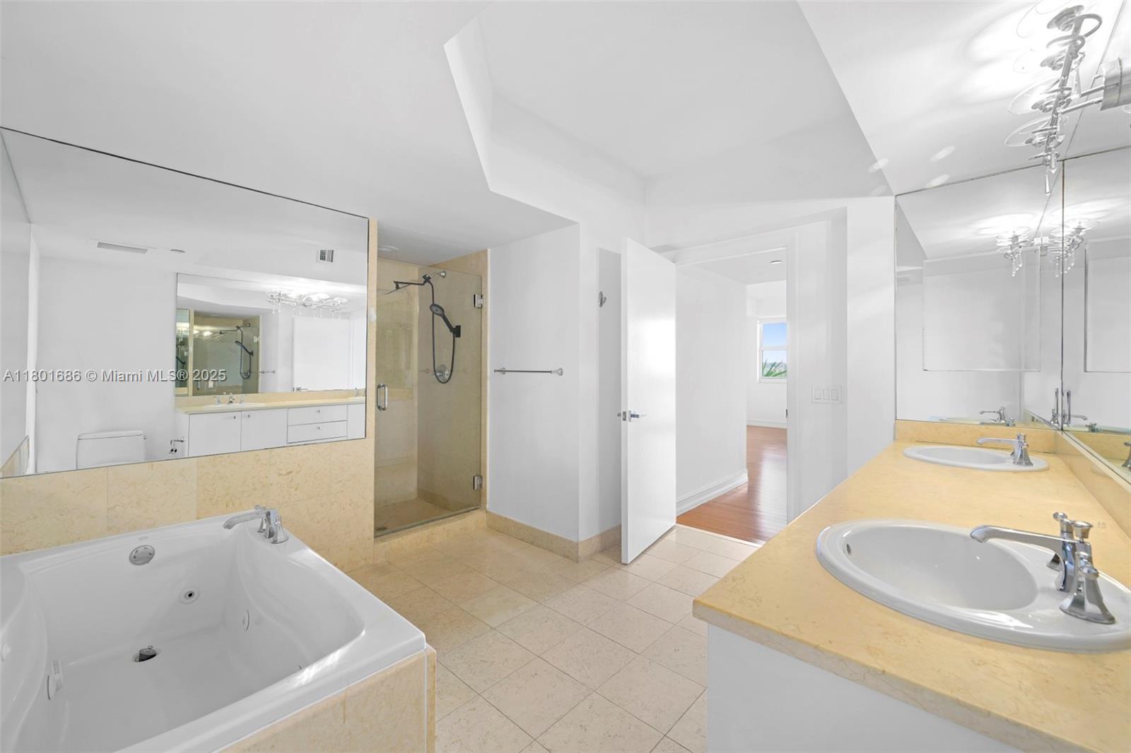 TURNBERRY VLG NO TOWER CO - Residential Lease