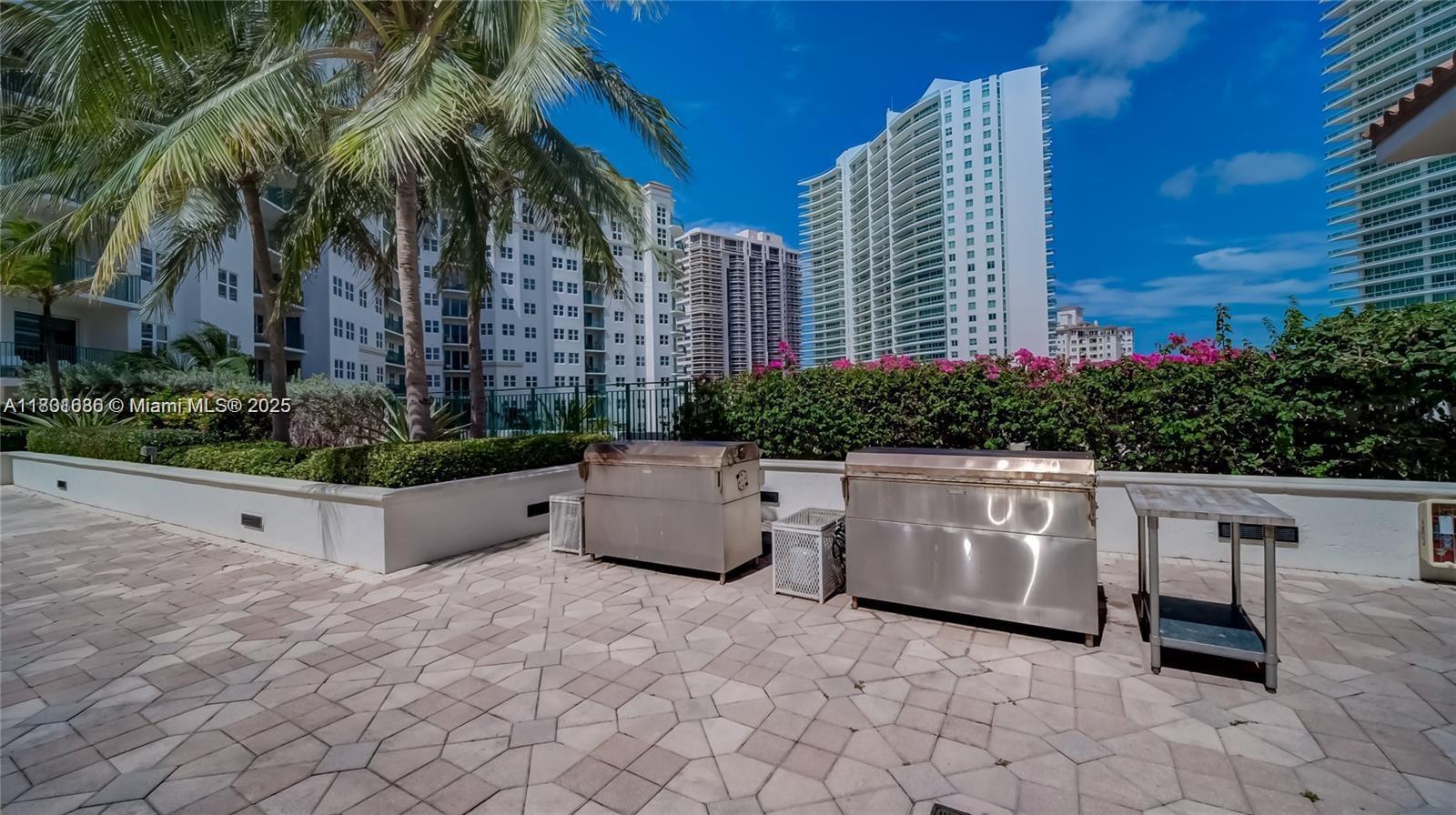 TURNBERRY VLG NO TOWER CO - Residential Lease
