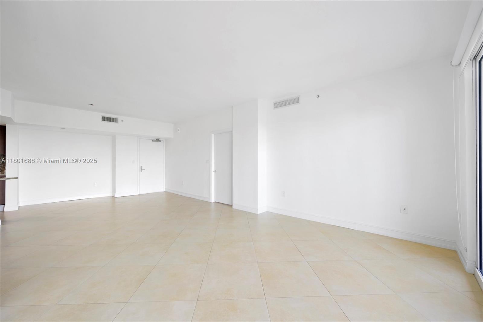 TURNBERRY VLG NO TOWER CO - Residential Lease