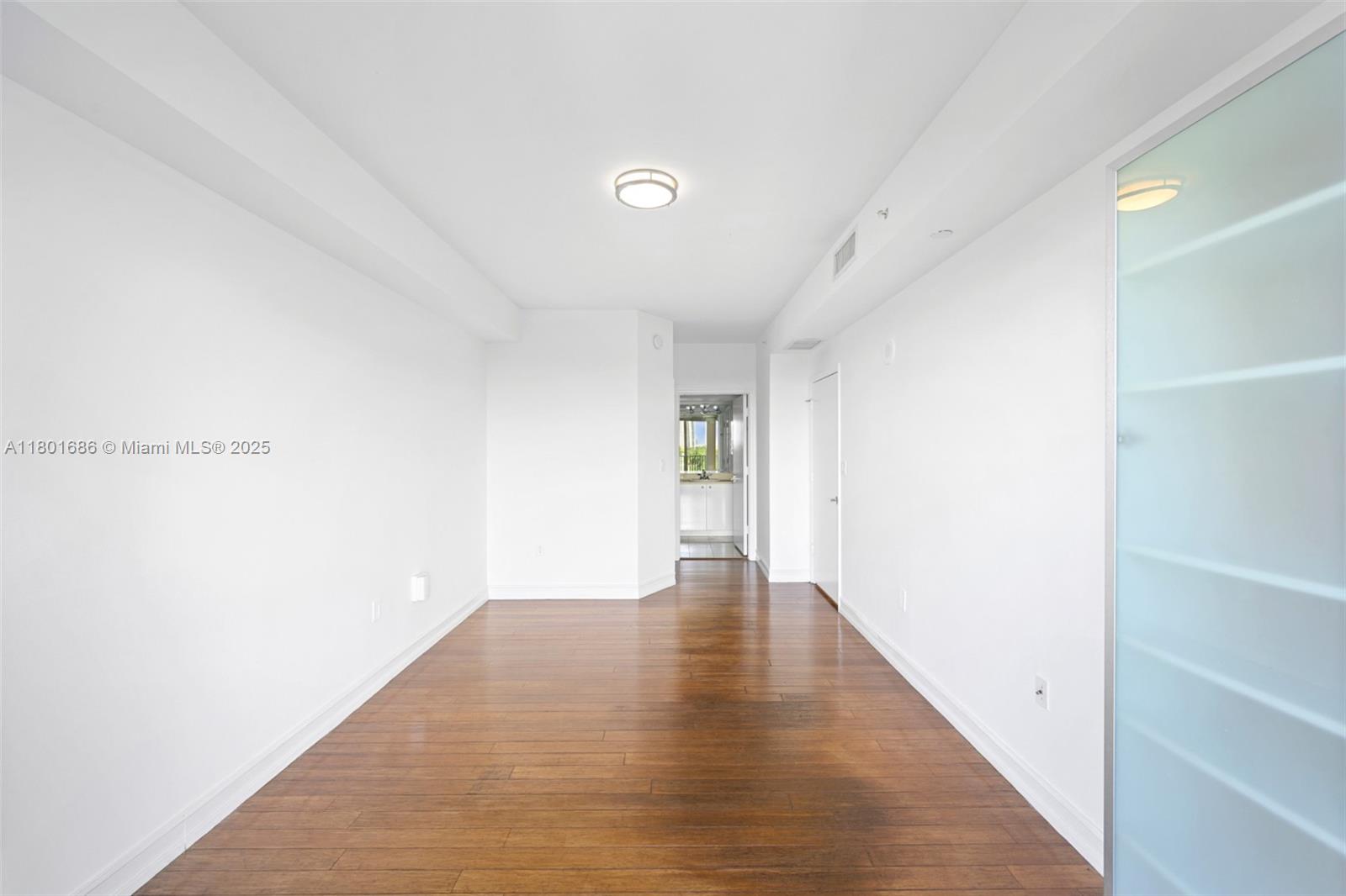 TURNBERRY VLG NO TOWER CO - Residential Lease