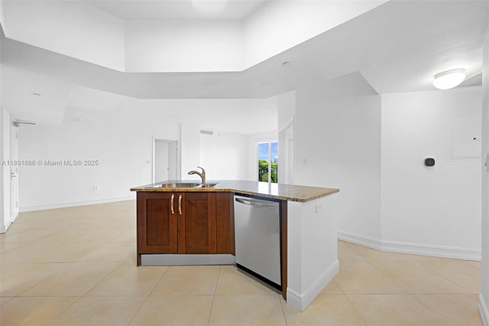 TURNBERRY VLG NO TOWER CO - Residential Lease