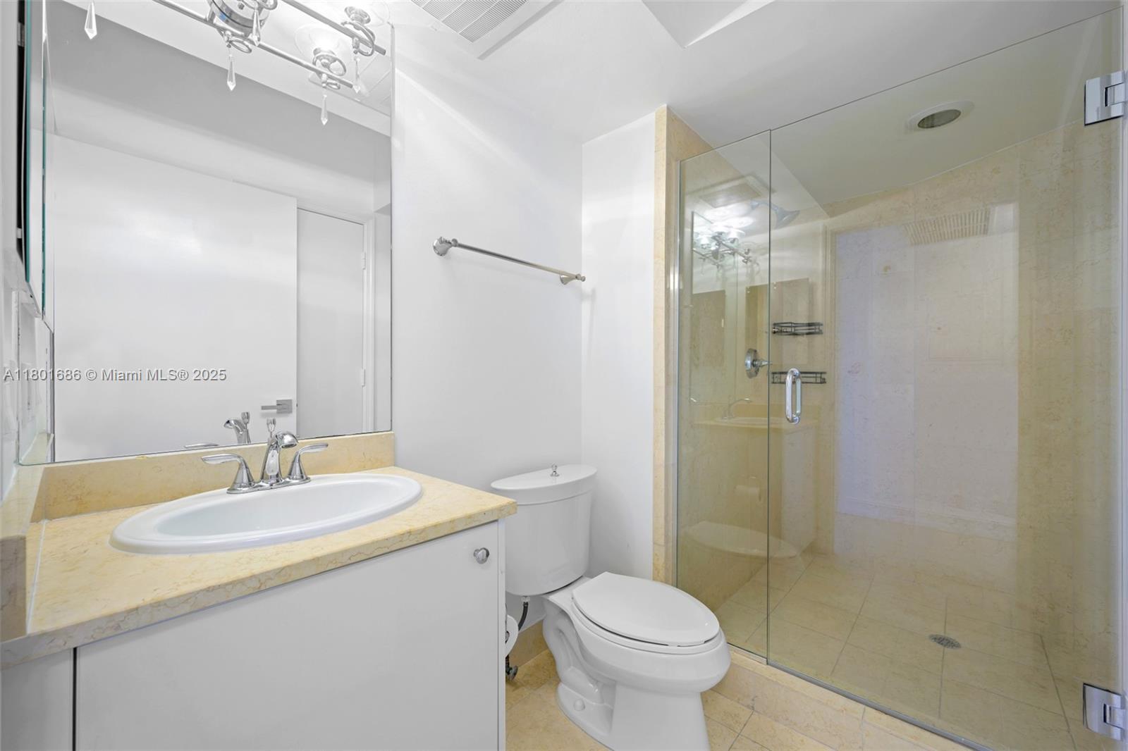 TURNBERRY VLG NO TOWER CO - Residential Lease
