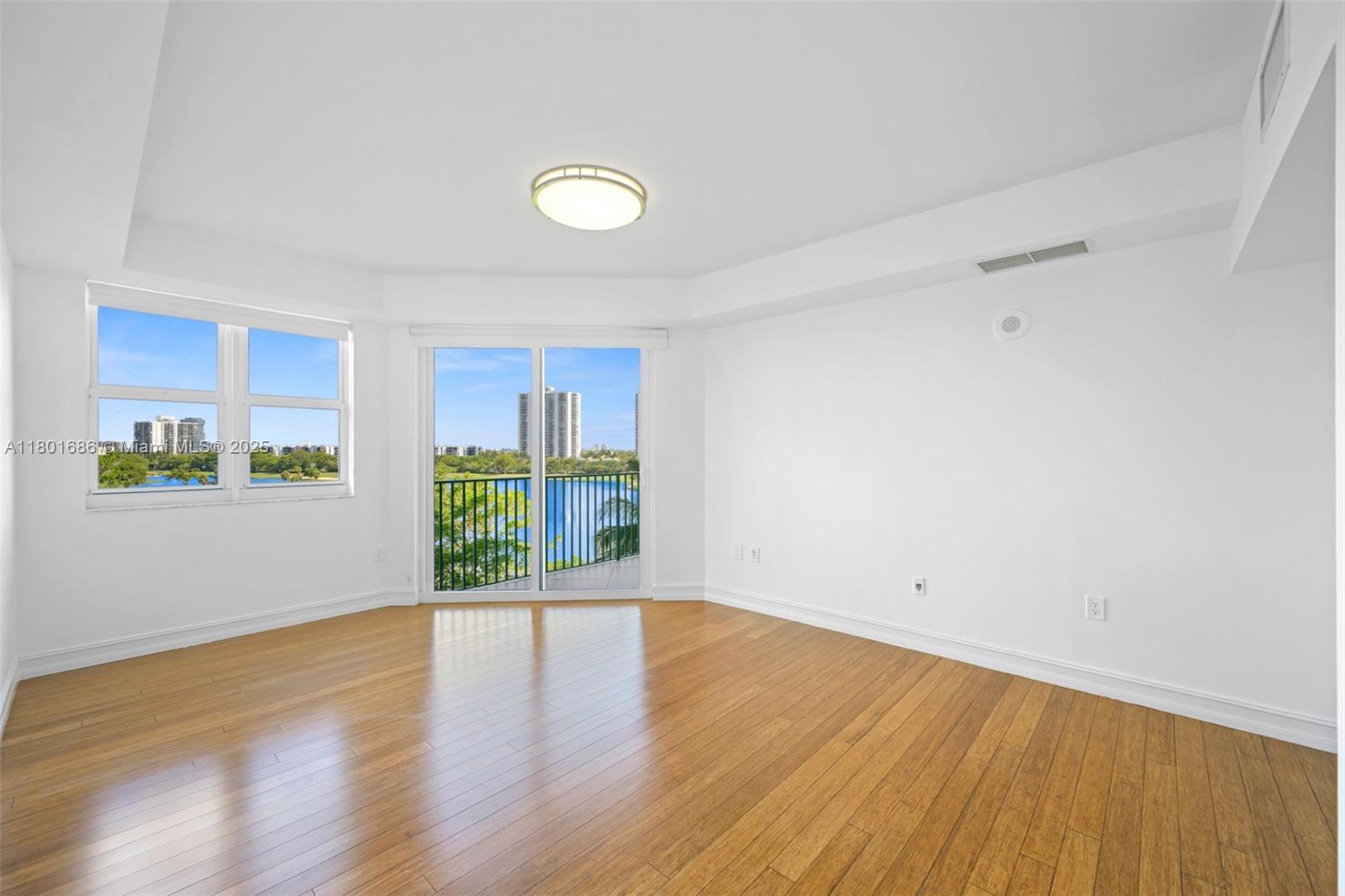 TURNBERRY VLG NO TOWER CO - Residential Lease