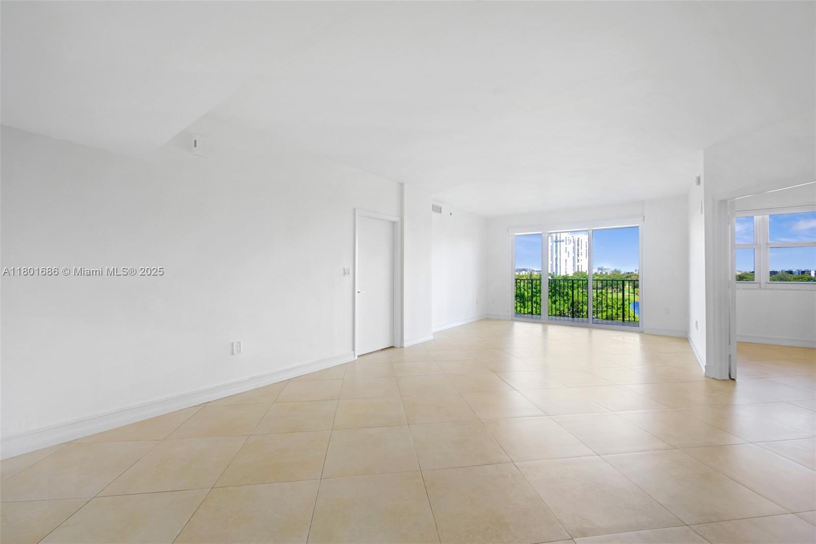 TURNBERRY VLG NO TOWER CO - Residential Lease