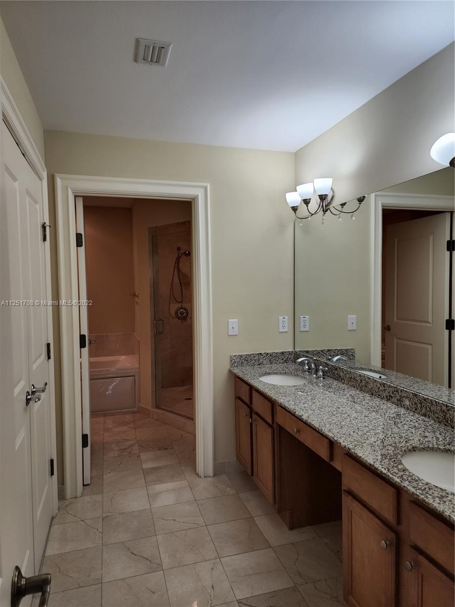 WESTON 55 PLUS CONDO - Residential Lease