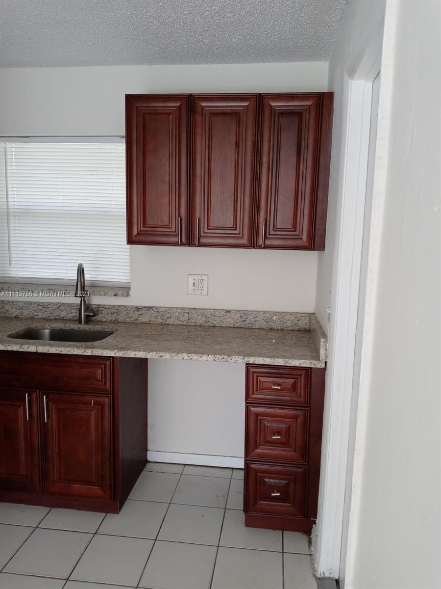 LAUDERDALE NORTH PARK SEC - Residential Lease