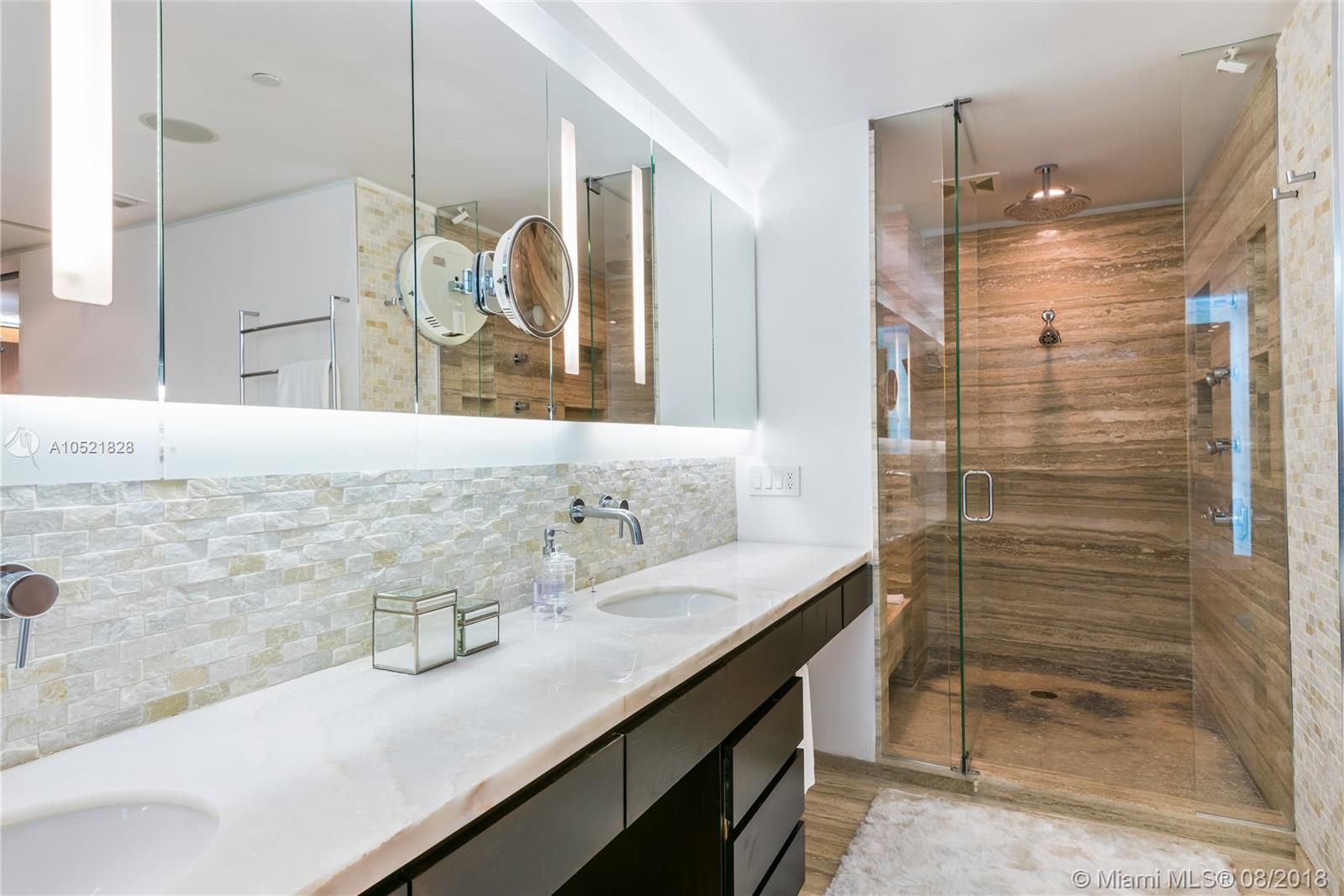 CONTINUUM ON SOUTH BEACH - Residential