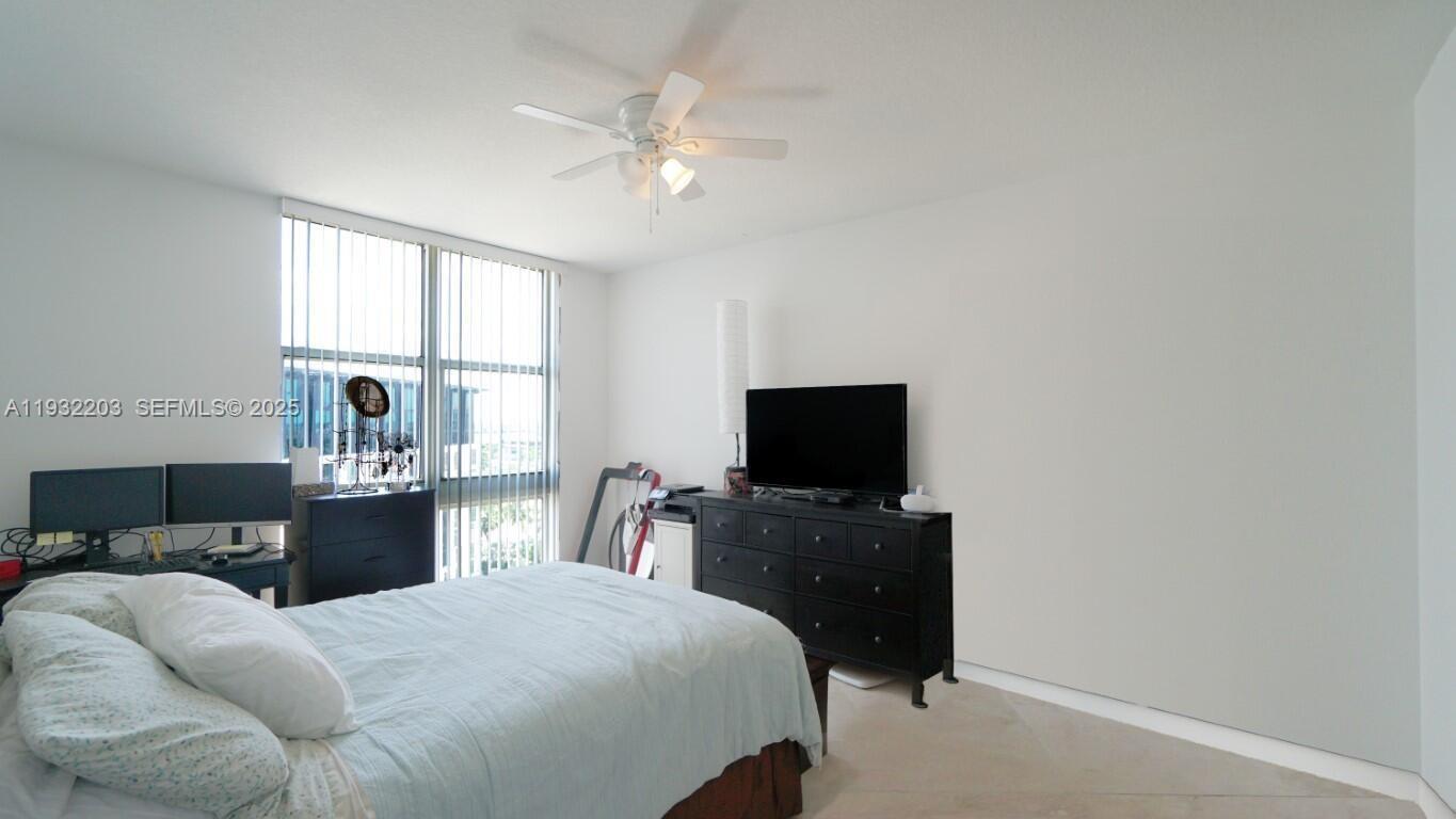 CITYPLACE SOUTH TOWER CON - Residential