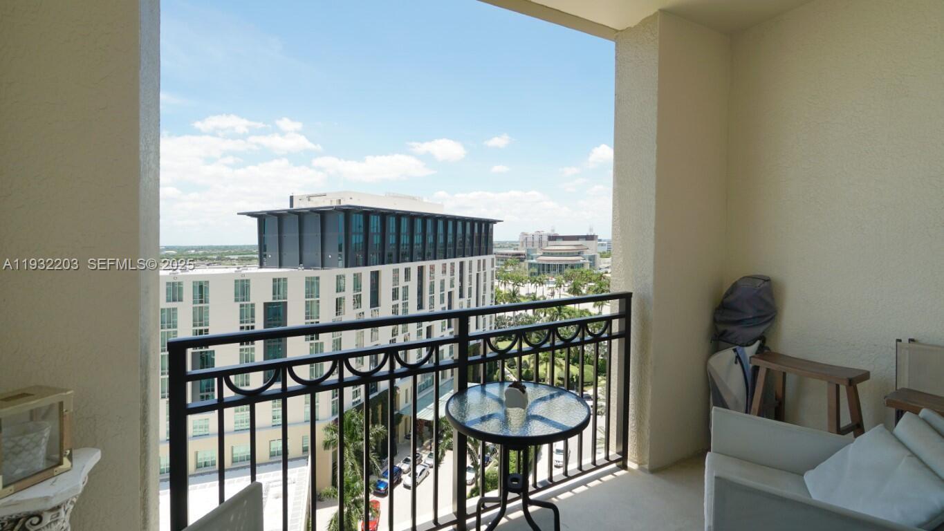 CITYPLACE SOUTH TOWER CON - Residential