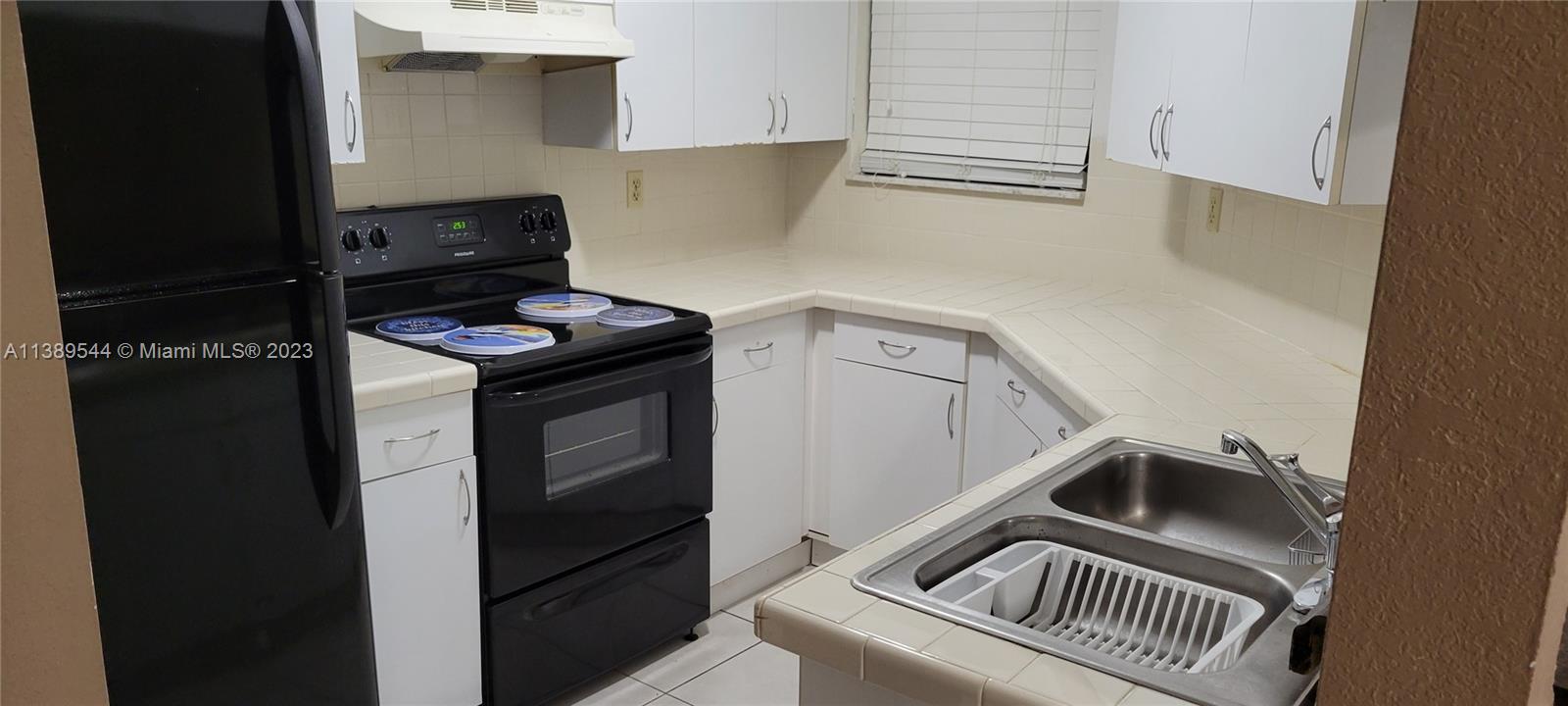 VERABELLA FALLS CONDO - Residential Lease