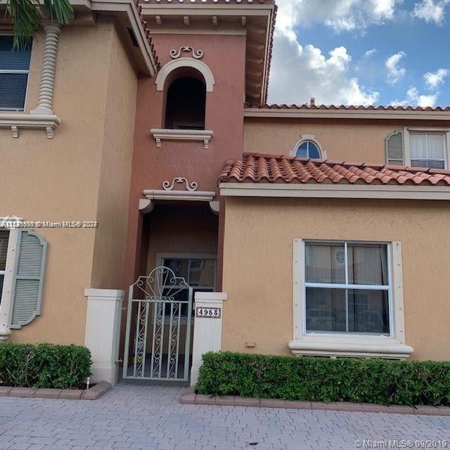 VILLAS AT HARBOR ISLES CO - Residential Lease