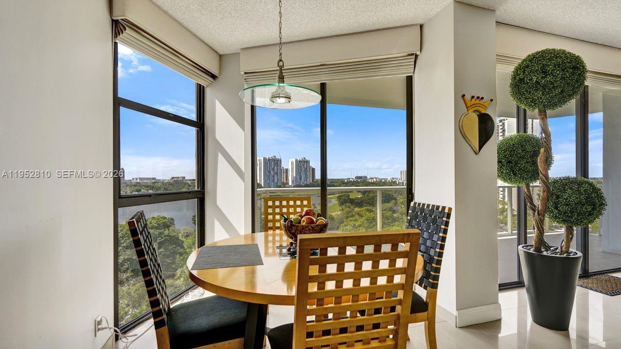 HAMPTONS WEST CONDO - Residential