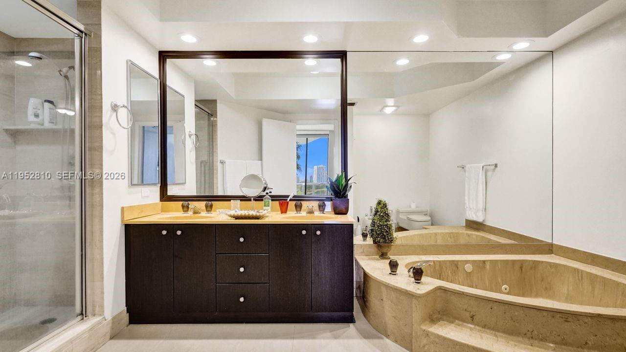 HAMPTONS WEST CONDO - Residential