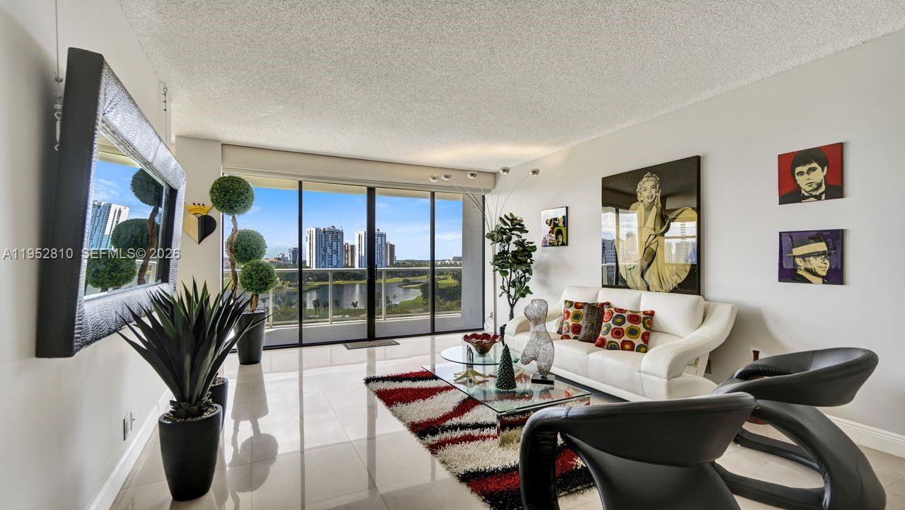 HAMPTONS WEST CONDO - Residential