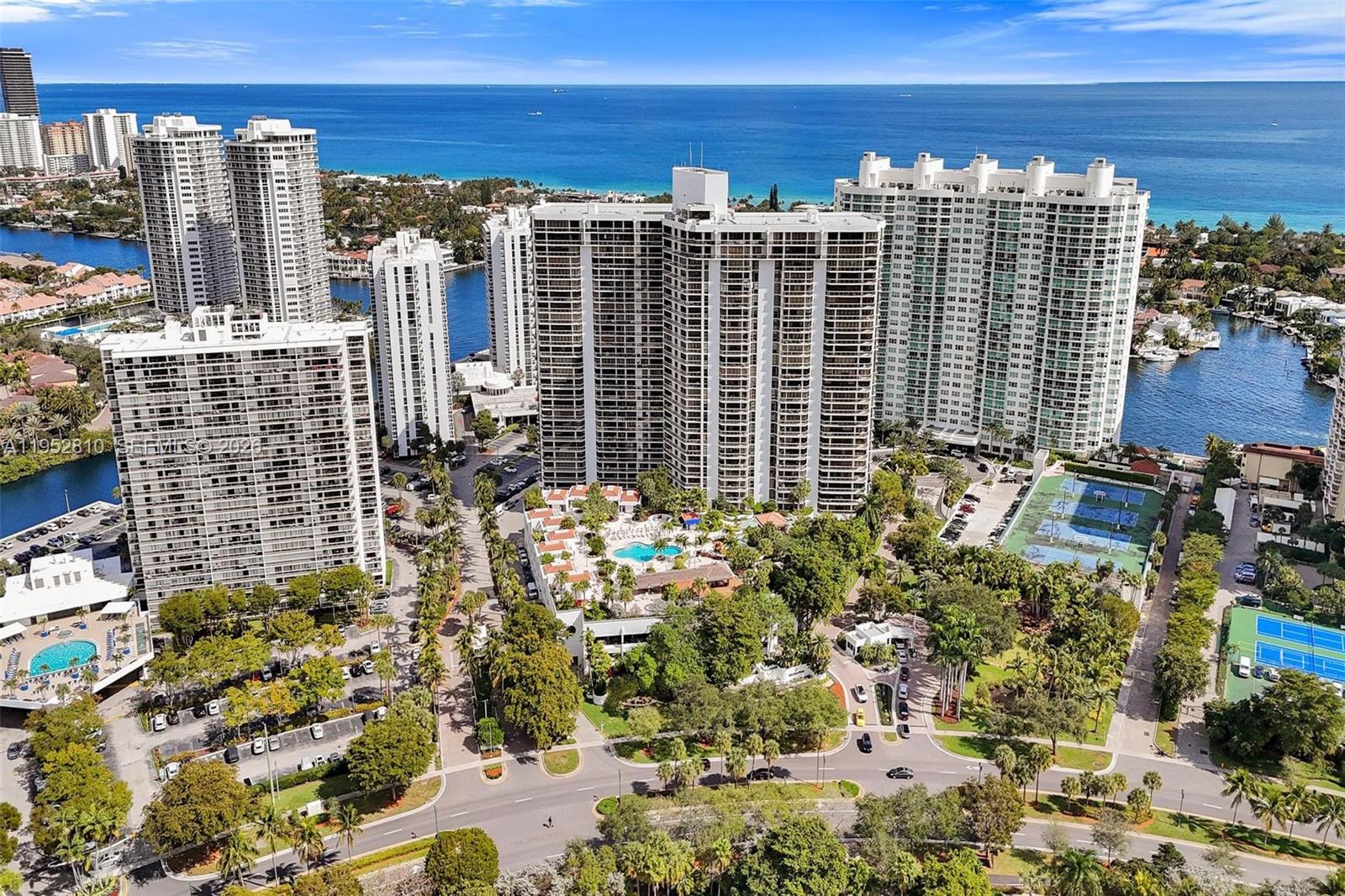 HAMPTONS WEST CONDO - Residential