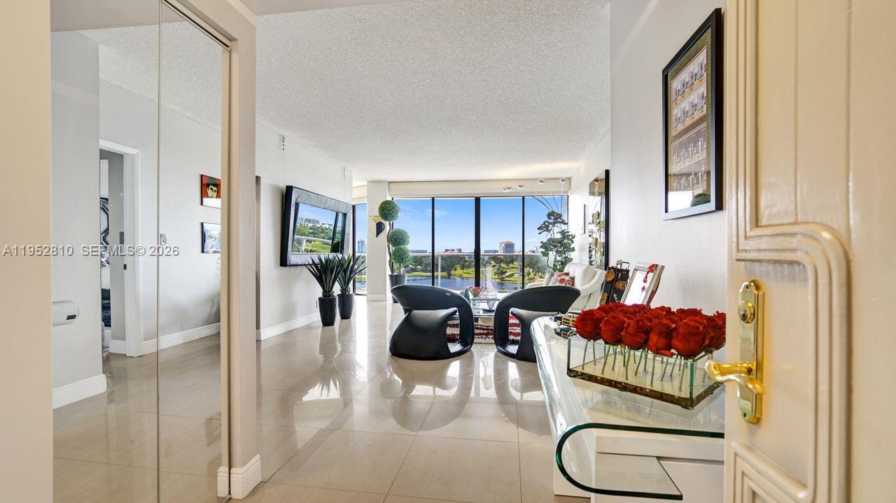 HAMPTONS WEST CONDO - Residential
