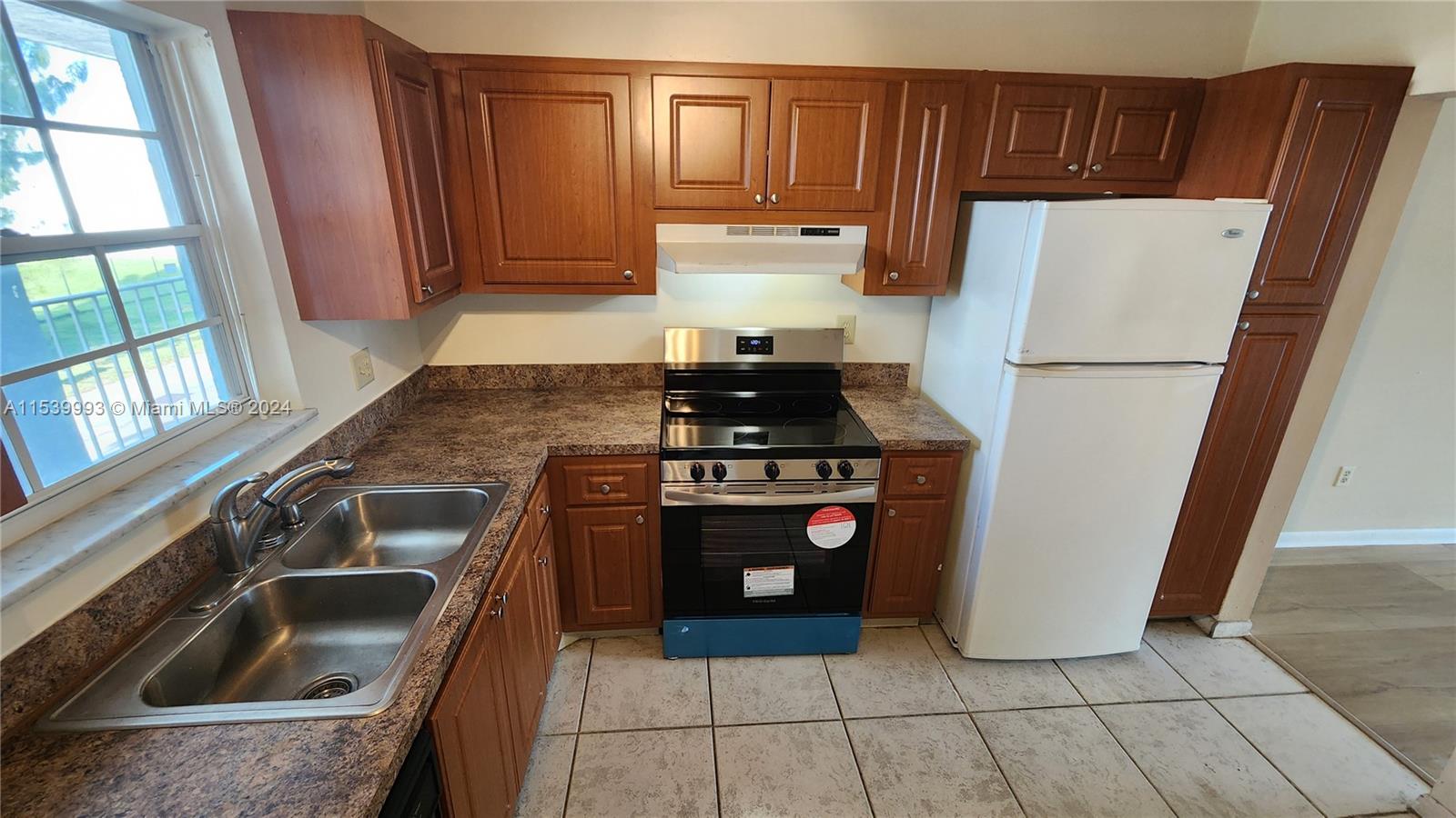 Excellent location, walking distance to shopping and more.  New Electric Range. 1 Bedroom. 1 Full Bath + Half Bath. Located on 2nd floor. Vinyl floor one year old. Laundry Community. Water included. Private Storage Space on 3rd floor. ASSOCIATION: between 2-3 weeks for approval & 660 minimum credit score required.
