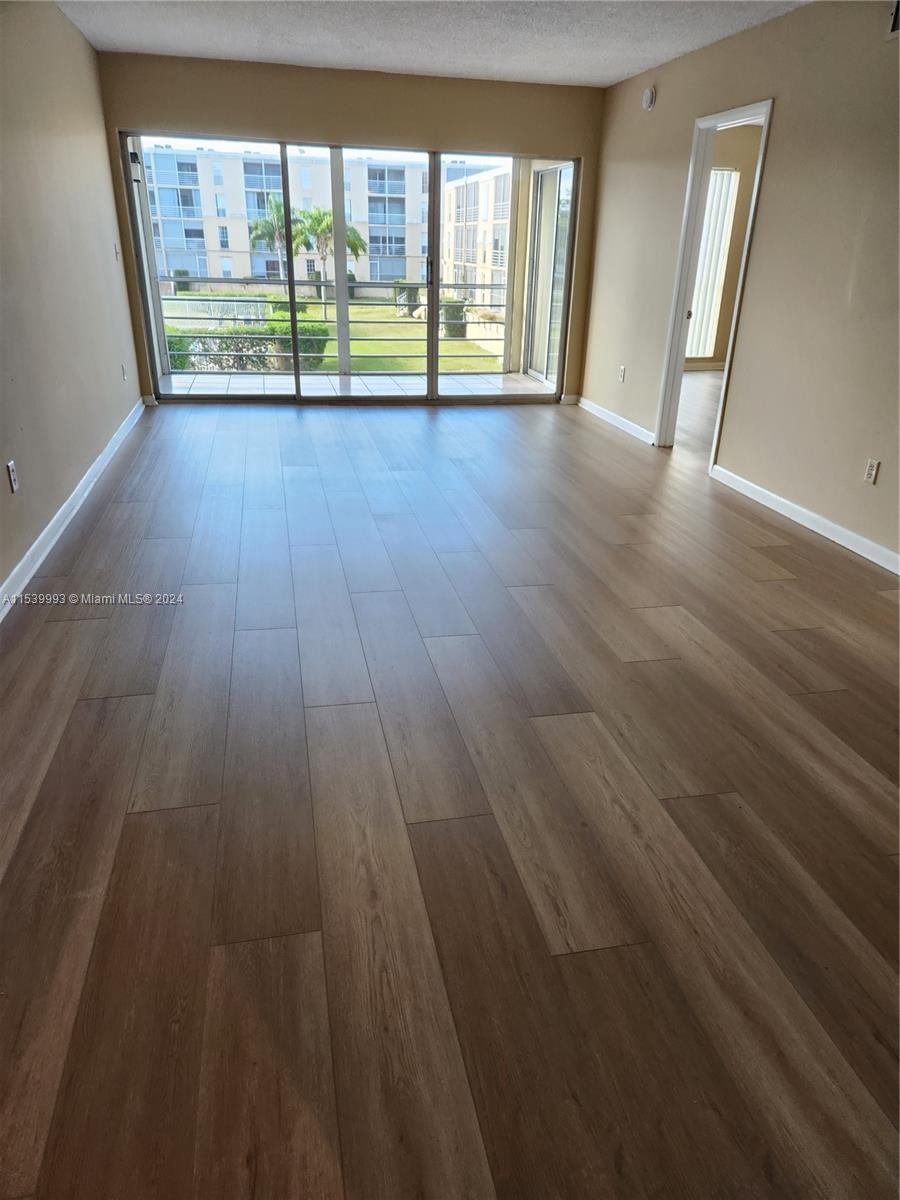 FRENCH VILLAS CONDO - Residential Lease