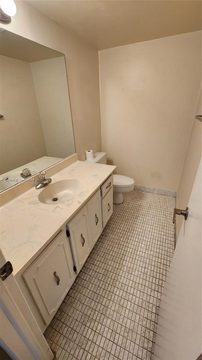 FRENCH VILLAS CONDO - Residential Lease