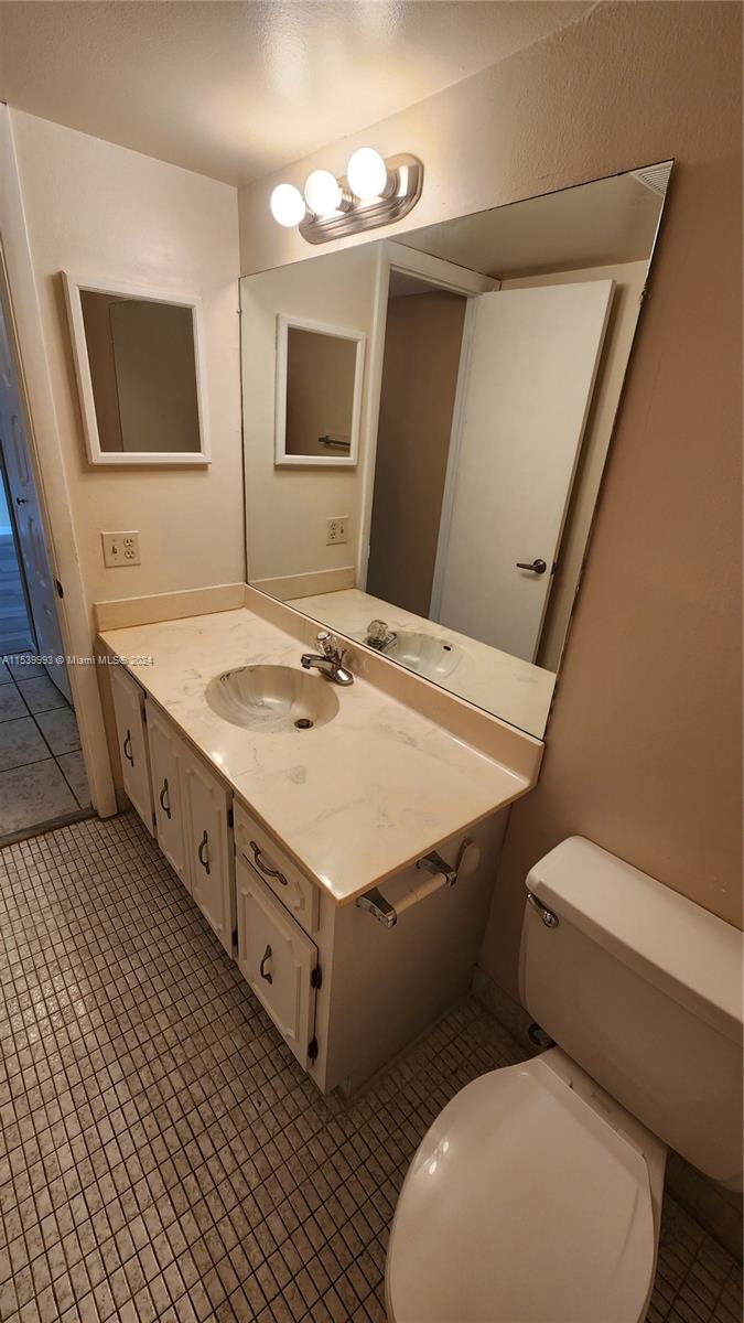 FRENCH VILLAS CONDO - Residential Lease