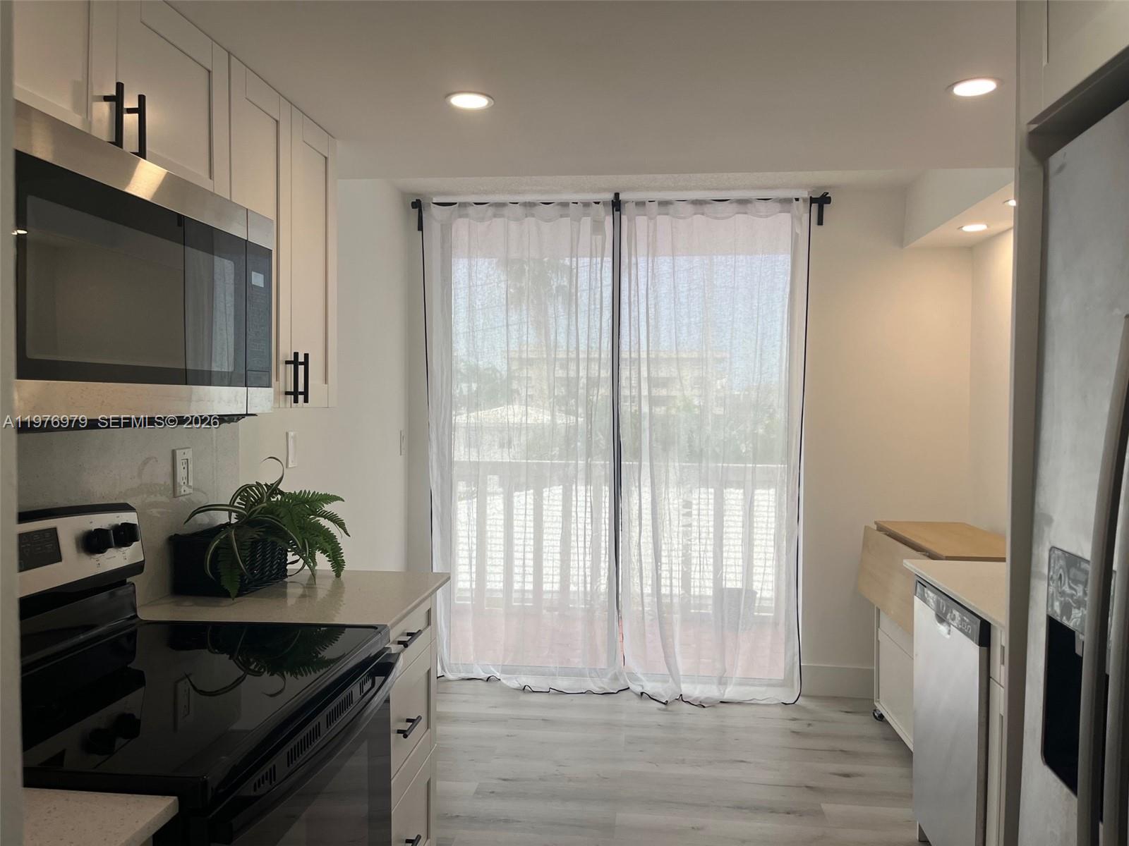 COLONNADE BAY CONDO - Residential