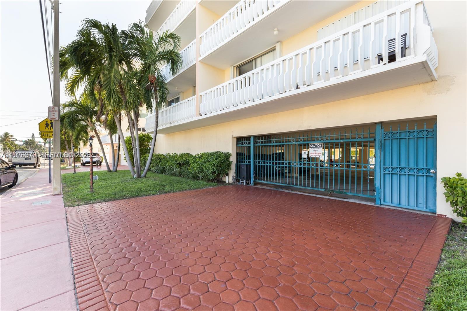 COLONNADE BAY CONDO - Residential