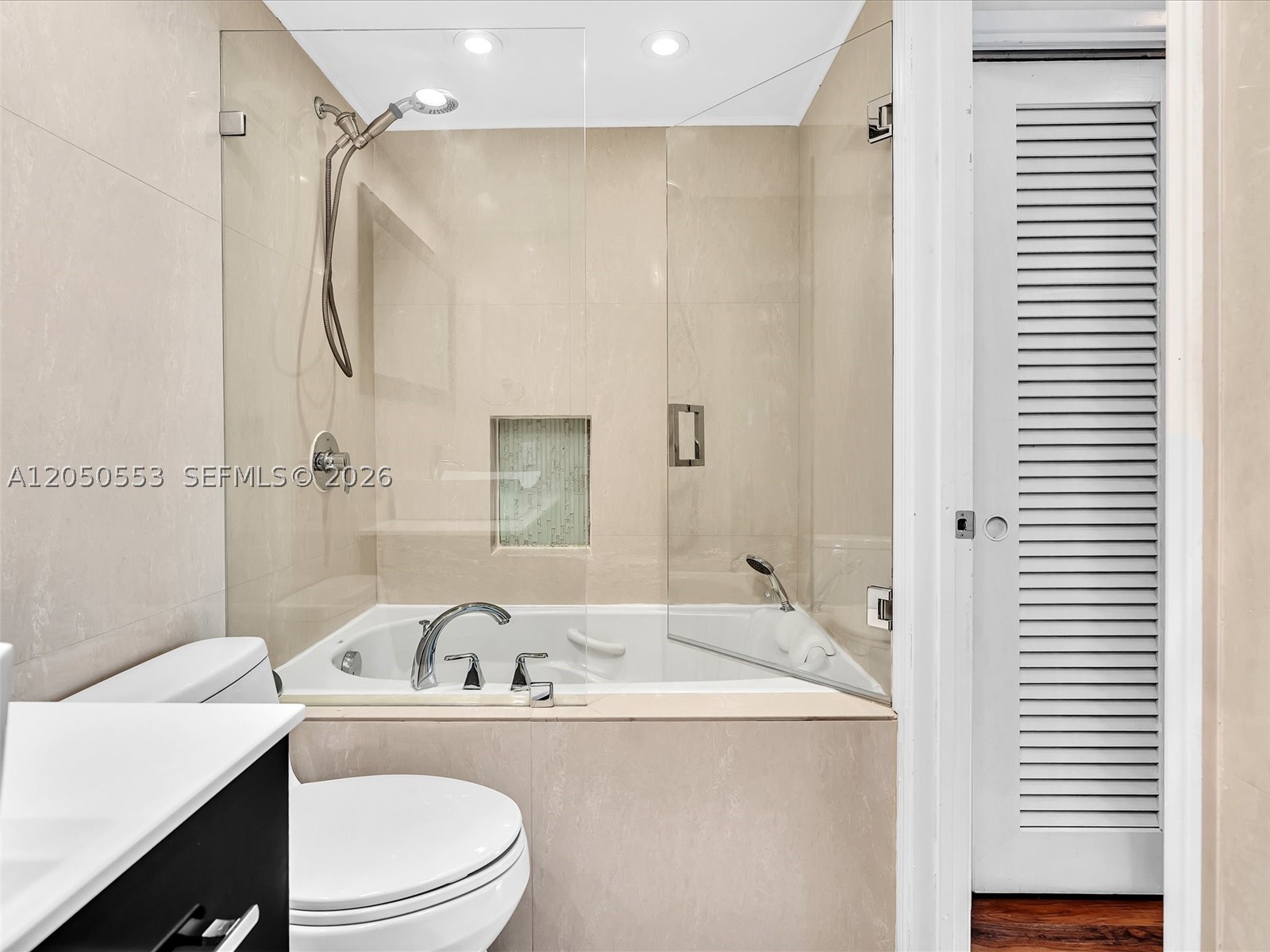 HILLCREST NO 21 CONDO - Residential