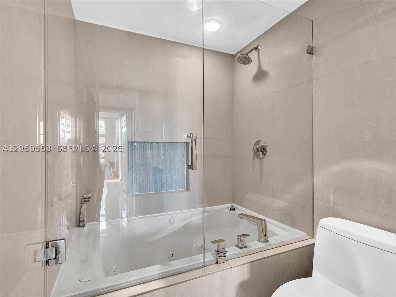 HILLCREST NO 21 CONDO - Residential